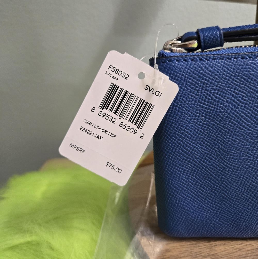 Coach Corner Zip Wristlet in crossgrain leather, color SV/Lapis (blue) NWT - Picture 2 of 11